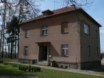 image from gallery